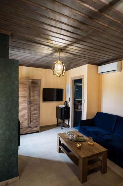 The Five Keys Hotel Monodendri Exterior photo