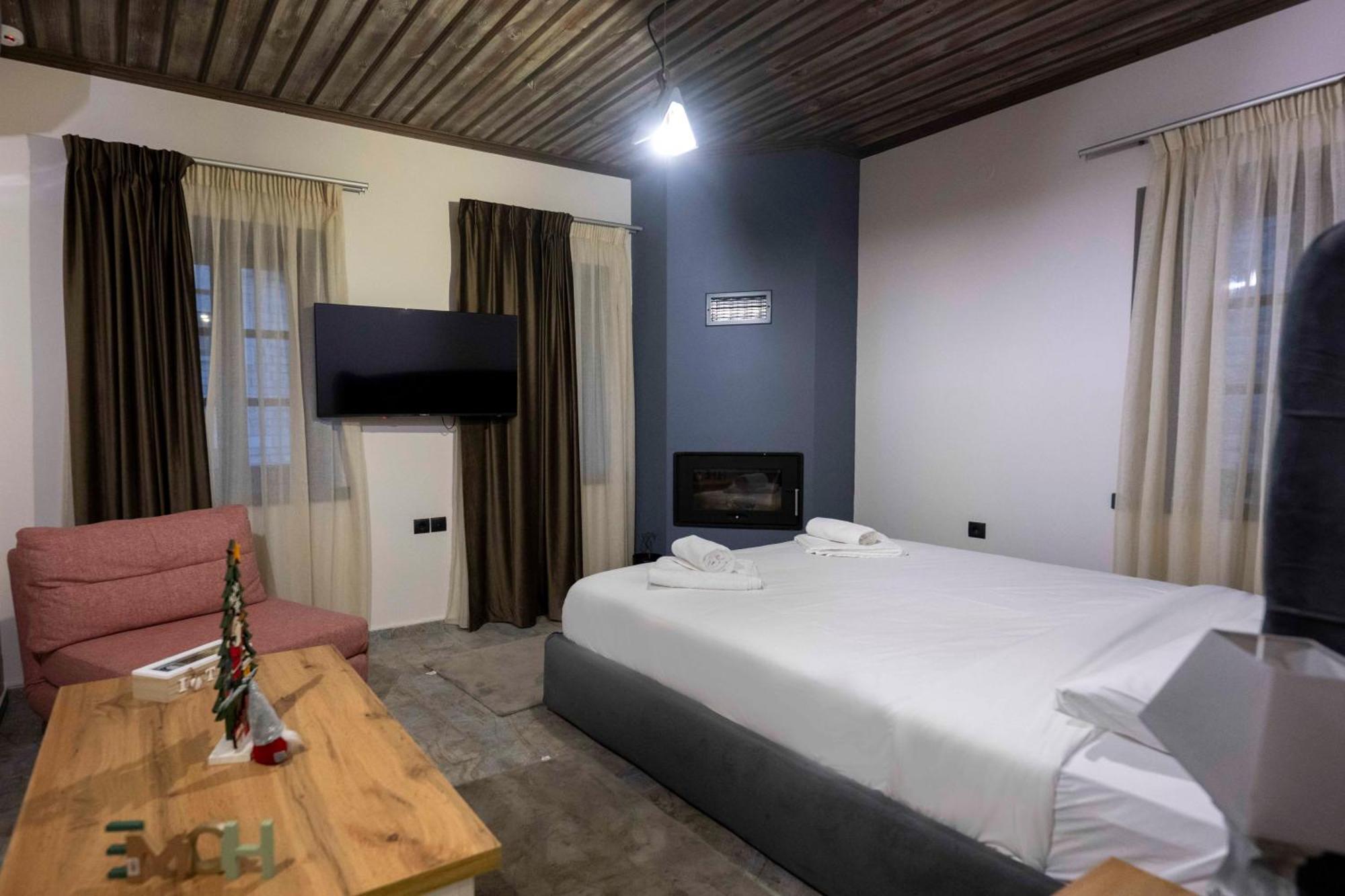 The Five Keys Hotel Monodendri Exterior photo